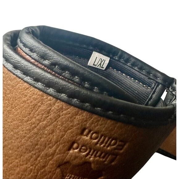 PRO SNAKE PRINT LEATHER HYBRID MMA
GLOVES - Picture 4 of 4